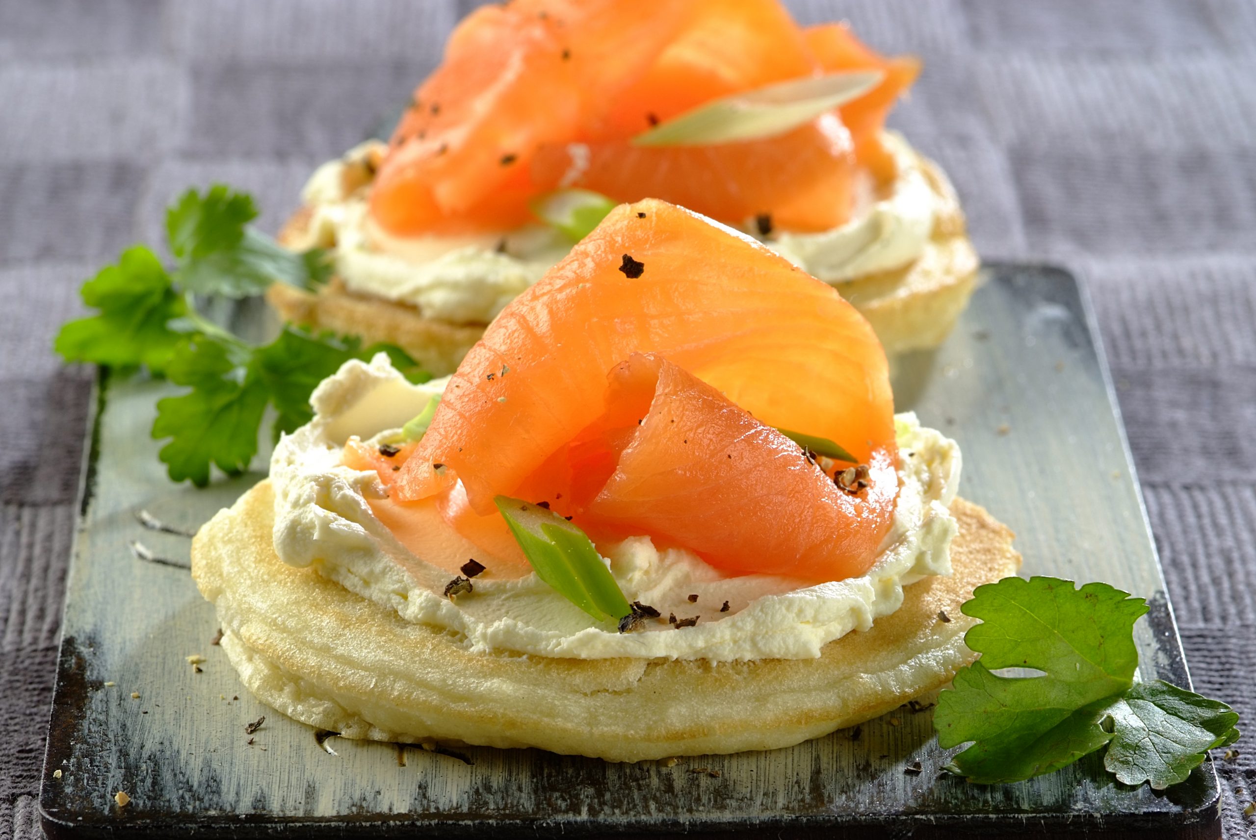 Crumpet_Salmon_Creamcheese